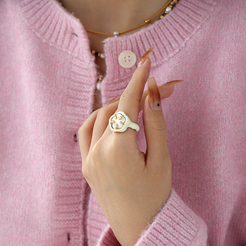 Pearly Flower Ring