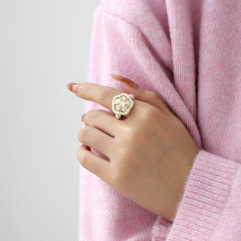 Pearly Flower Ring