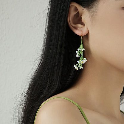 White Flower Strings Earrings